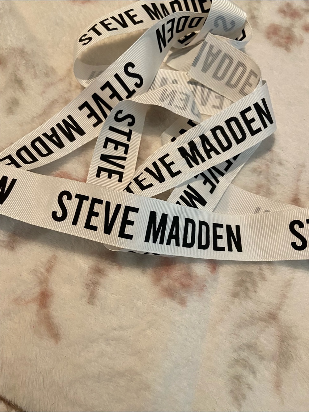 Steve Madden Ribbon for Gift Wrapping - Picture 2 of 2